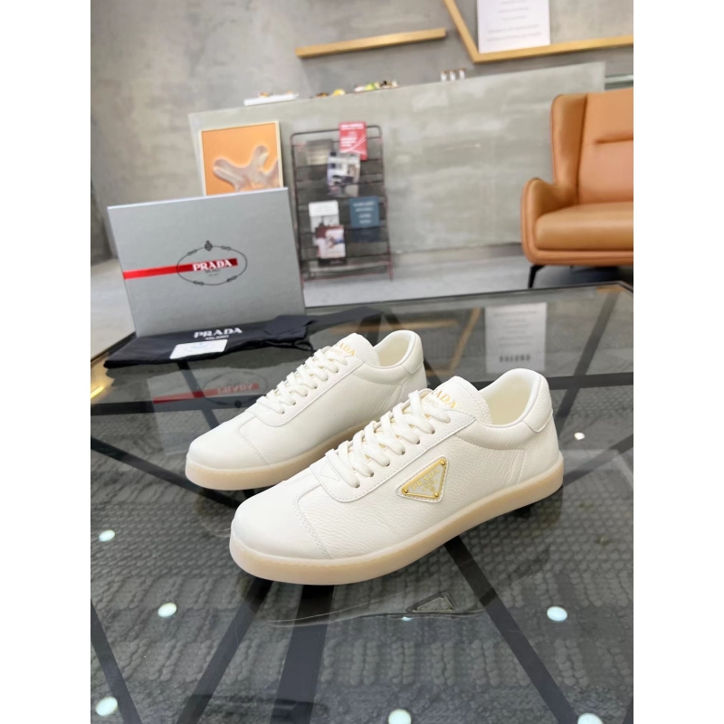 Pra*a casual shoes